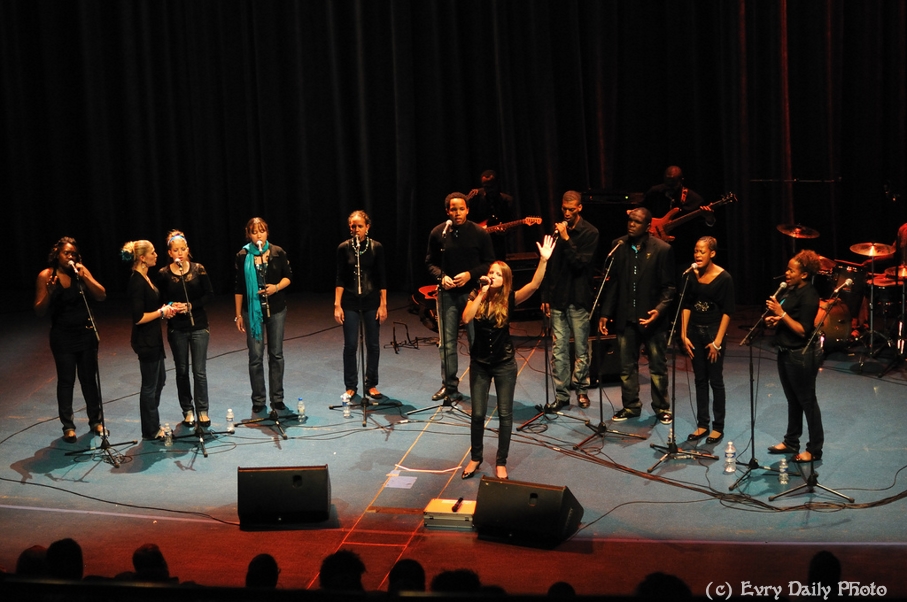 Evry Daily Photo - Telethon Evry 2010 - Concert Evry University Gospel - large - 5244066364.jpg